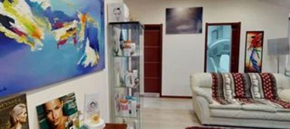 170m² Commercial property in Lecce, Italy No. 41961 3