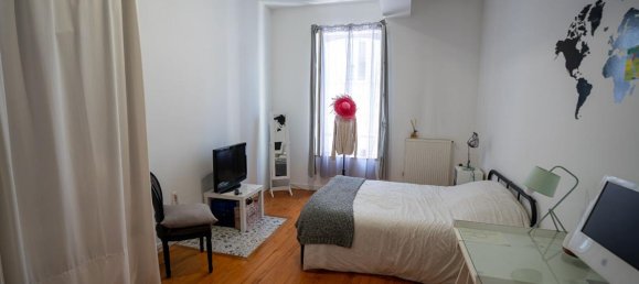 5 bedrooms House in Agen, France No. 342969 9