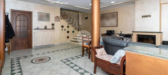 3 bedrooms House in Piossasco, Italy No. 276421 5