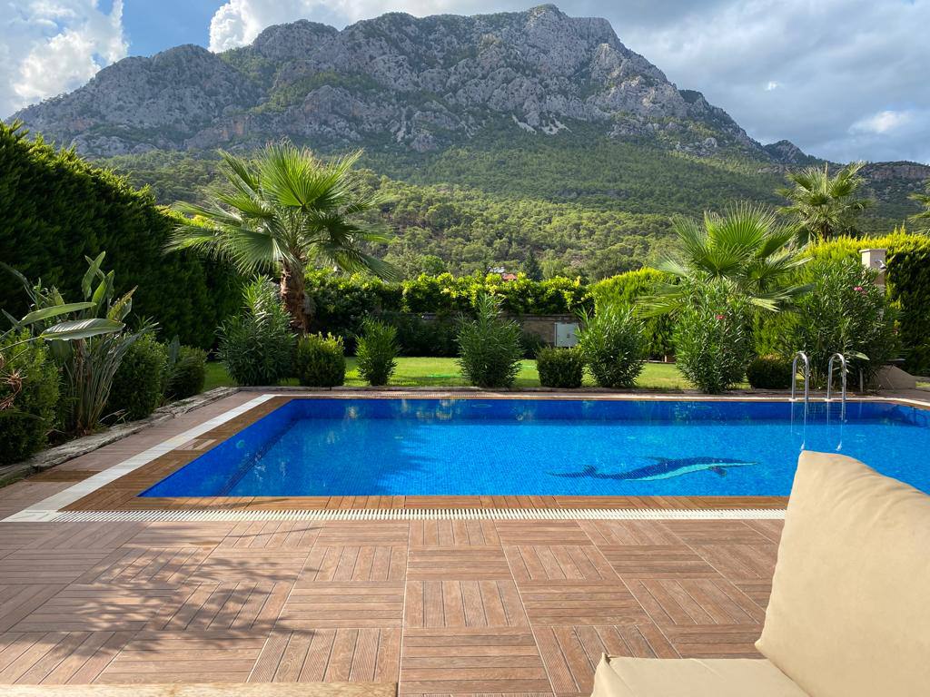 Villa 4+1 à Kemer, Turkey No. 17613