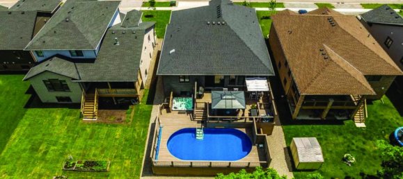 3 bedrooms House in Port Colborne, Canada No. 573 12