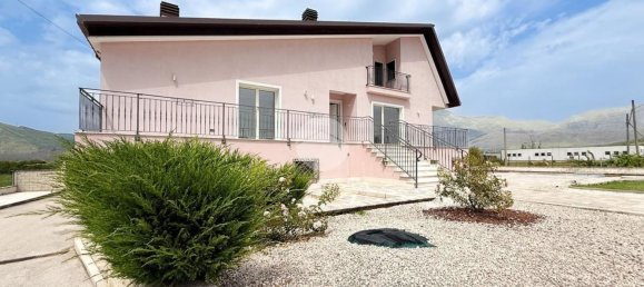 Villa de 10 dormitorios en Avezzano, Italy No. 331381 2