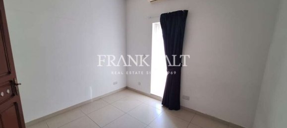 3 bedrooms Villa in Balzan, Malta No. 8317 16