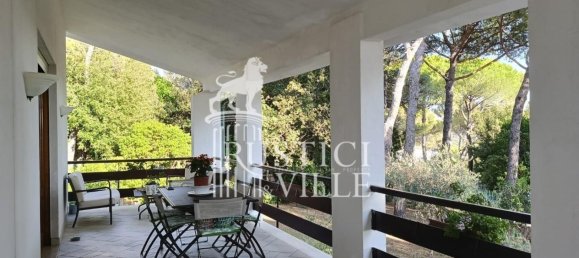 3 Schlafzimmer Villa in Livorno, Italy, Nr. 390824 5