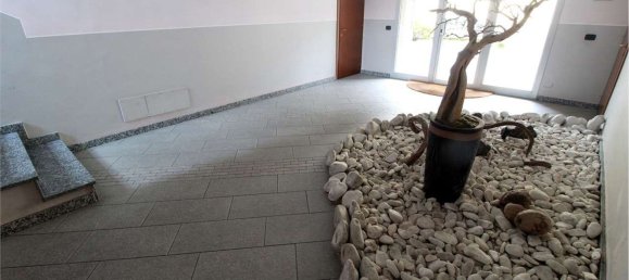 1 bedroom Apartment in Novara, Italy No. 379013 5