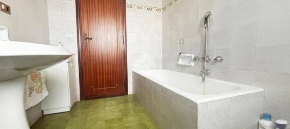 3 غرف نوم فيلا في Uzzano, Italy رقم 349009 13