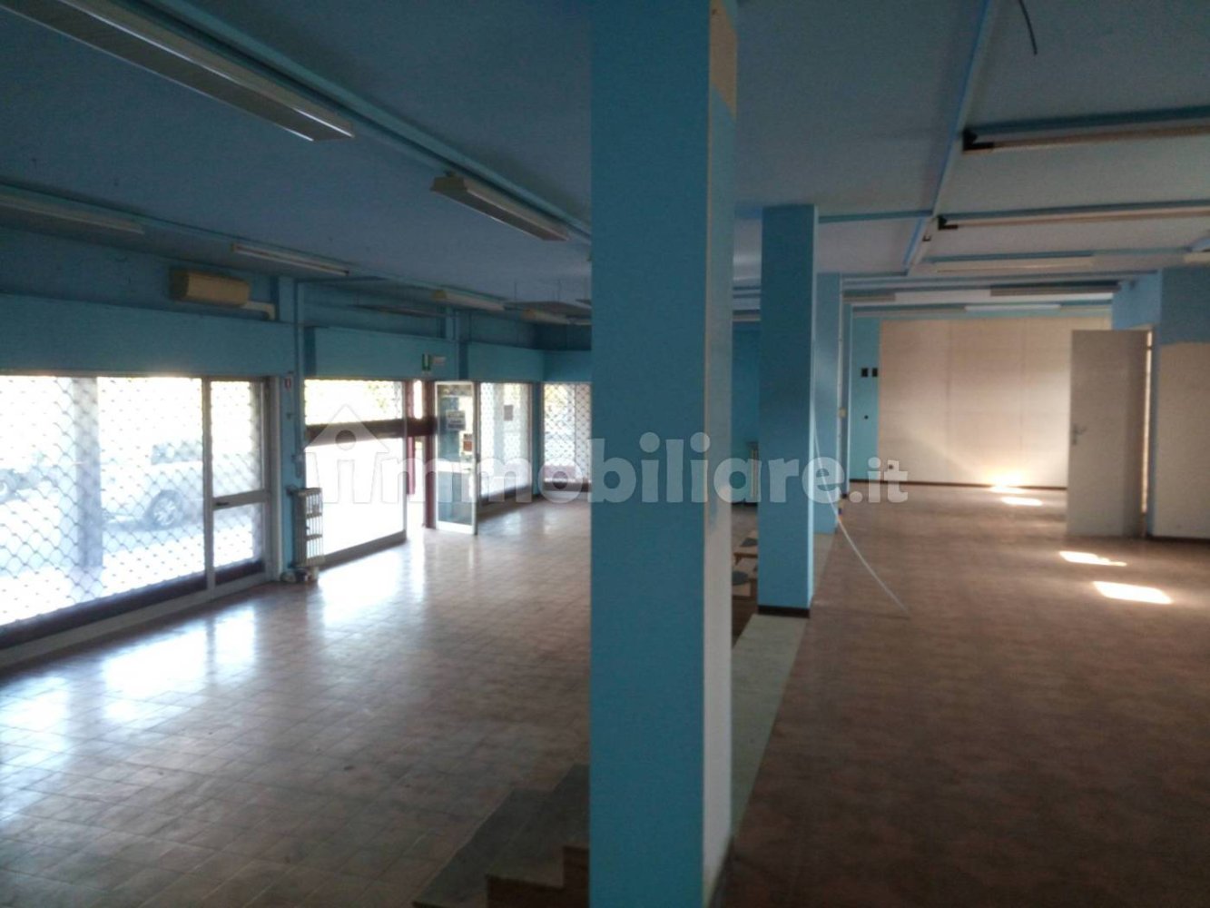 2-Zimmer Gewerbliche Immobilie in Bagnolo in Piano, Italy, Nr. 71403