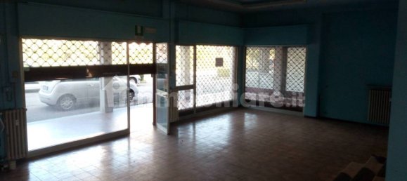 2-Zimmer Gewerbliche Immobilie in Bagnolo in Piano, Italy, Nr. 71403 10