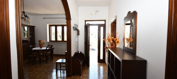 2 Schlafzimmer Haus in Cisternino, Italy, Nr. 35453 2