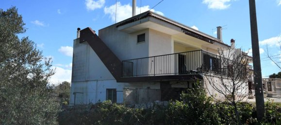 2 Schlafzimmer Haus in Cisternino, Italy, Nr. 35453 9