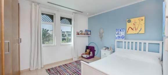 Вилла с 3 спальнями в Jumeirah Park, Дубай, ОАЭ № 108486 9