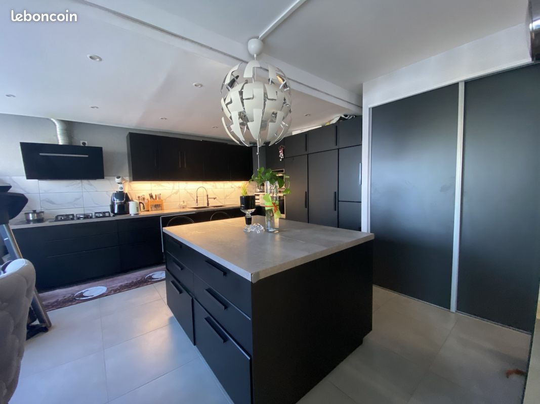 Квартира с 3 спальнями в Тьонвиль, Франция № 241186