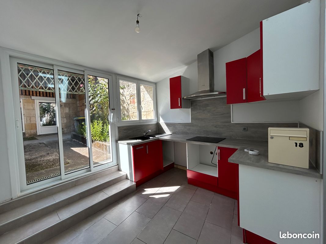 3 bedrooms House in Guitres, France No. 293864