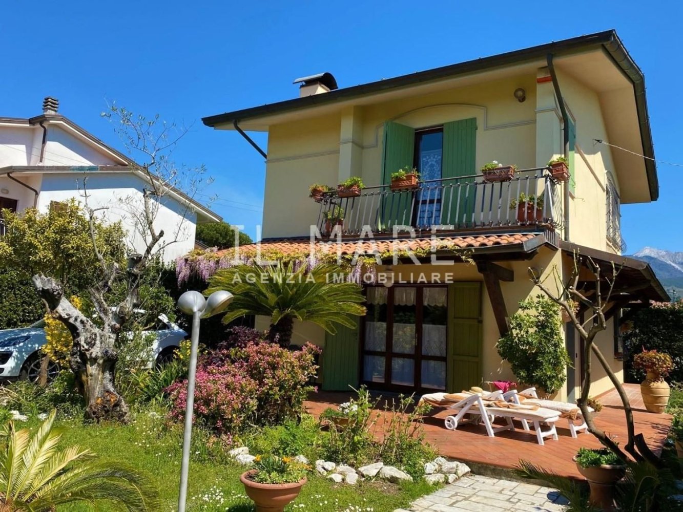 Villa de 5 habitaciónes en Montignoso, Italy No. 51000