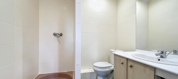 Studio in Sainte-Savine, France, Nr. 152666 3