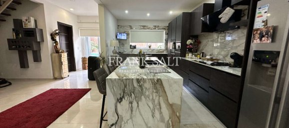 4 bedrooms House in Zabbar, Malta No. 7600 3