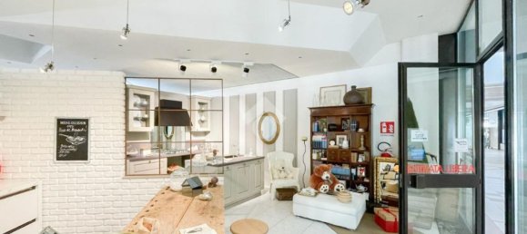  عقار تجاري في Brescia, Italy 125متر مربع رقم 209537 20