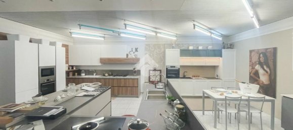  عقار تجاري في Brescia, Italy 125متر مربع رقم 209537 9