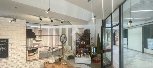  عقار تجاري في Brescia, Italy 125متر مربع رقم 209537 46