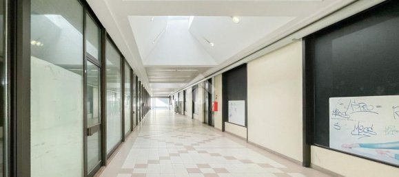  عقار تجاري في Brescia, Italy 125متر مربع رقم 209537 35