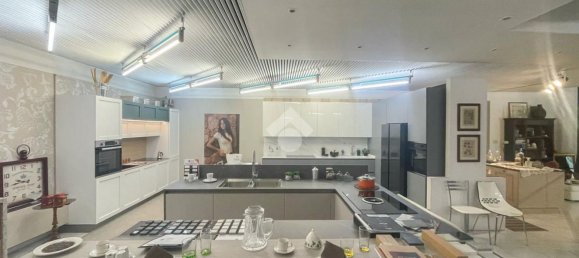  عقار تجاري في Brescia, Italy 125متر مربع رقم 209537 4