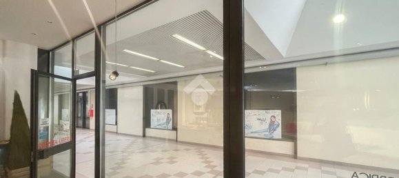  عقار تجاري في Brescia, Italy 125متر مربع رقم 209537 2