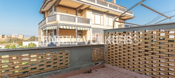 2 bedrooms Apartment in Ardea, Italy No. 62991 4