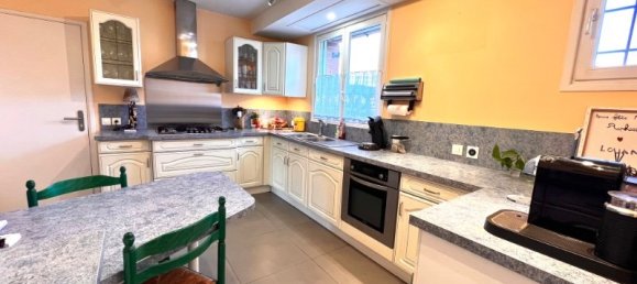 5 bedrooms House in Orchies, France No. 155382 3