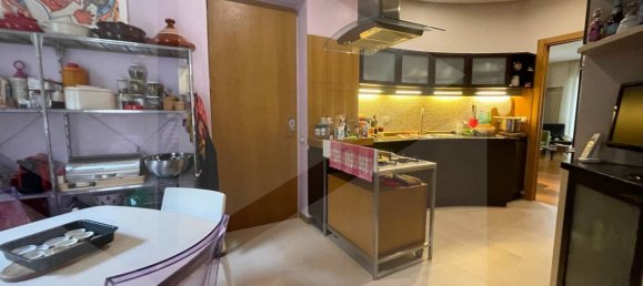 4 rooms Apartment in Naples, Italy No. 21243 45