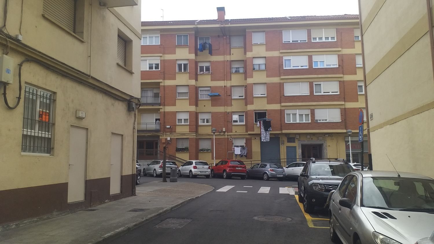 3 bedrooms Apartment in Alava, Spain No. 195873