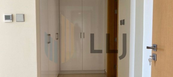 3 bedrooms Apartment in Al Khalidiya, UAE No. 52822 22