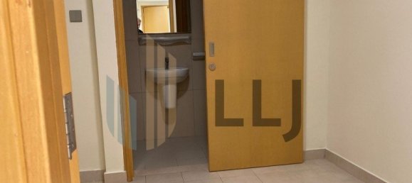 3 bedrooms Apartment in Al Khalidiya, UAE No. 52822 12