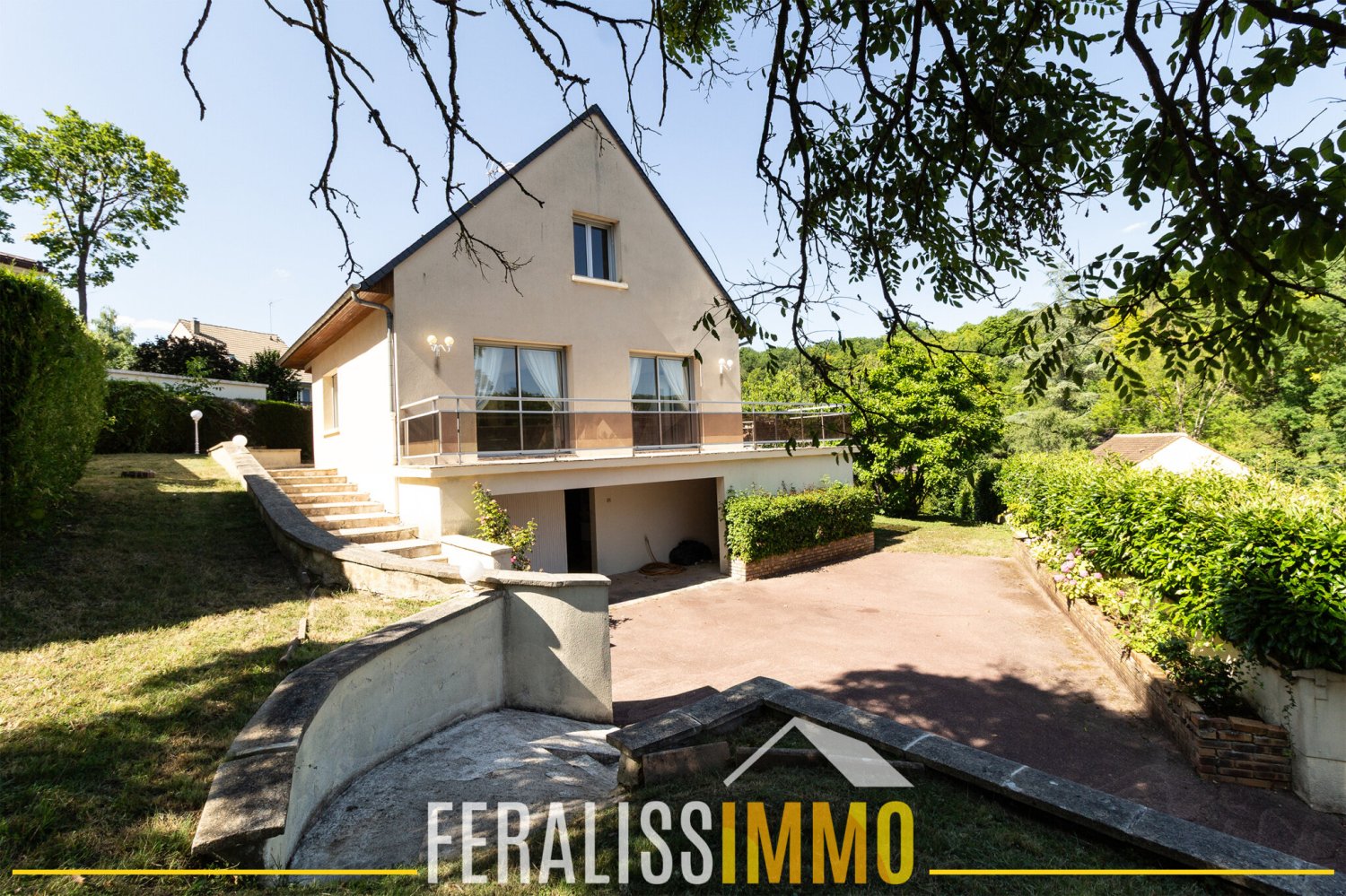 5 bedrooms House in Vaux-sur-Seine, France No. 297221