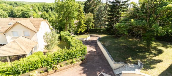 5 bedrooms House in Vaux-sur-Seine, France No. 297221 3