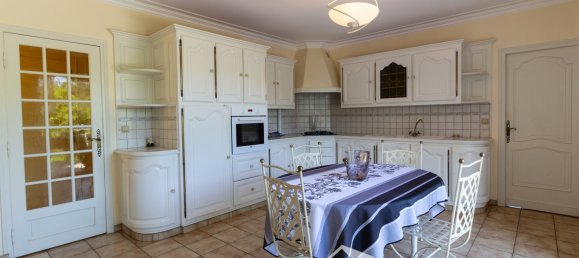 5 bedrooms House in Vaux-sur-Seine, France No. 297221 7