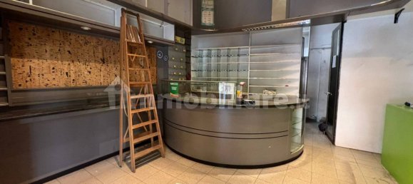1 room Commercial property in Bologna, Italy No. 315750 5
