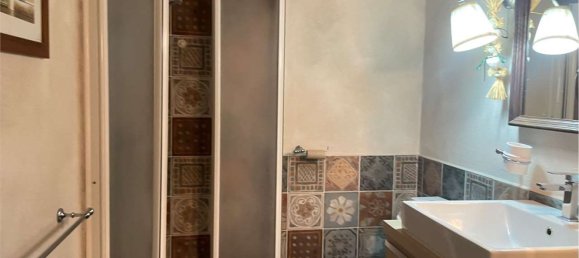 5 rooms Apartment in Castiglion Fiorentino, Italy No. 92324 4