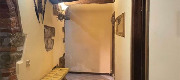 5 rooms Apartment in Castiglion Fiorentino, Italy No. 92324 7