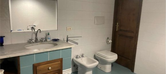 5 rooms Apartment in Castiglion Fiorentino, Italy No. 92324 18