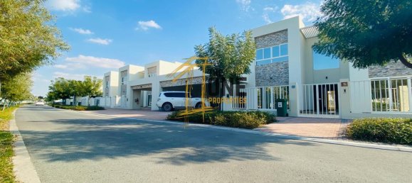 5 bedrooms Villa in Mina Al Arab, UAE No. 95174 4