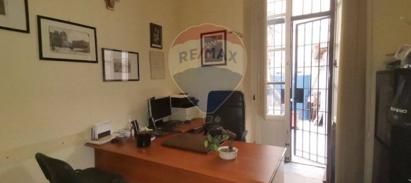 Oficina de 5 habitaciónes en Palermo, Italy No. 364464 3