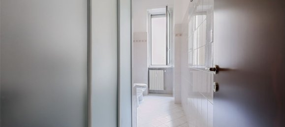 3 rooms Apartment in Milan, Italy No. 336897 37