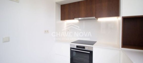 3 bedrooms Apartment in Porto, Portugal No. 53434 17