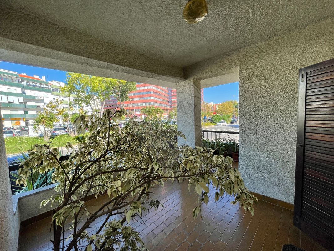 5 bedrooms House in Oeiras, Portugal No. 42480