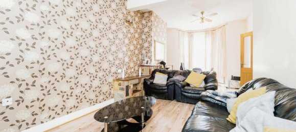 3 Schlafzimmer Haus in Manor Park, United Kingdom, Nr. 11412 2