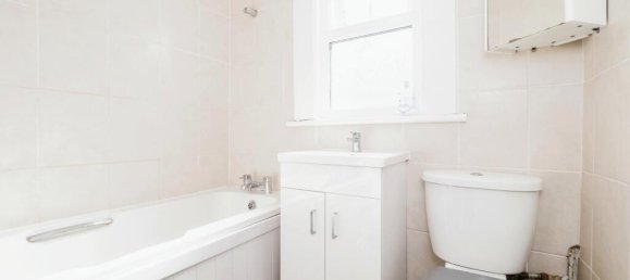 3 Schlafzimmer Haus in Manor Park, United Kingdom, Nr. 11412 14