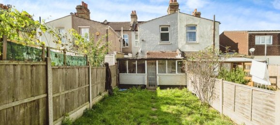 3 Schlafzimmer Haus in Manor Park, United Kingdom, Nr. 11412 16