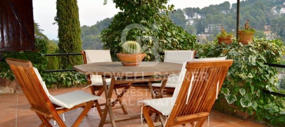 4 bedrooms House in Castellvi de Rosanes, Spain No. 82423 4