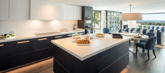 5 bedrooms Villa in Marbella, Spain No. 110341 23