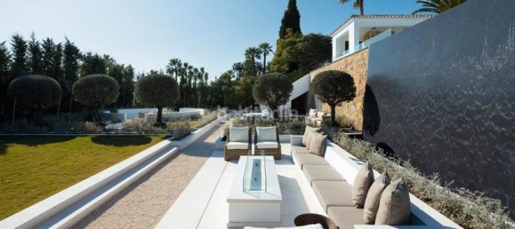 5 bedrooms Villa in Marbella, Spain No. 110341 15